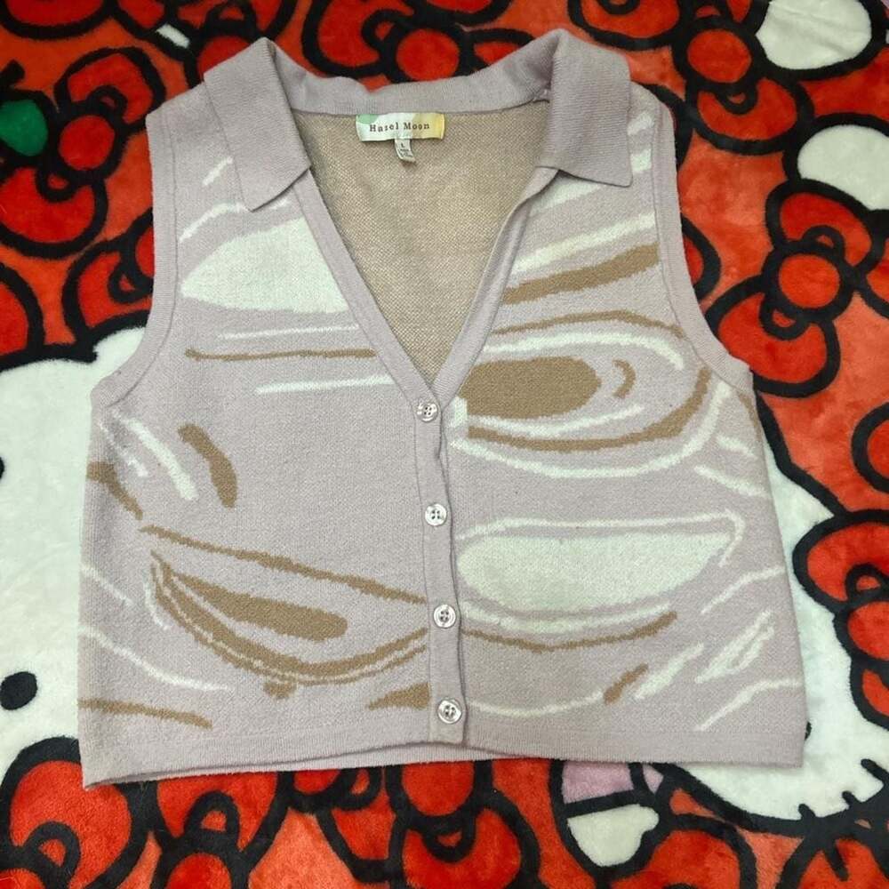 Hazel Moon Sleeveless Button-Front Knit Vest with Abstract Swirl Pattern